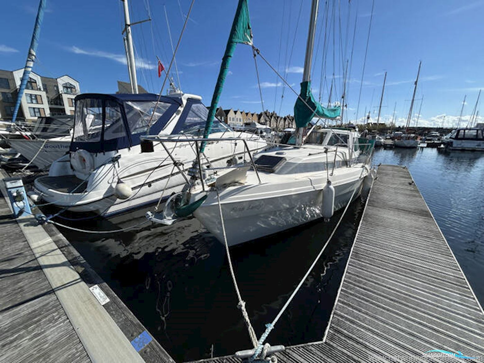 Hunter Horizon 32 Wheelhouse