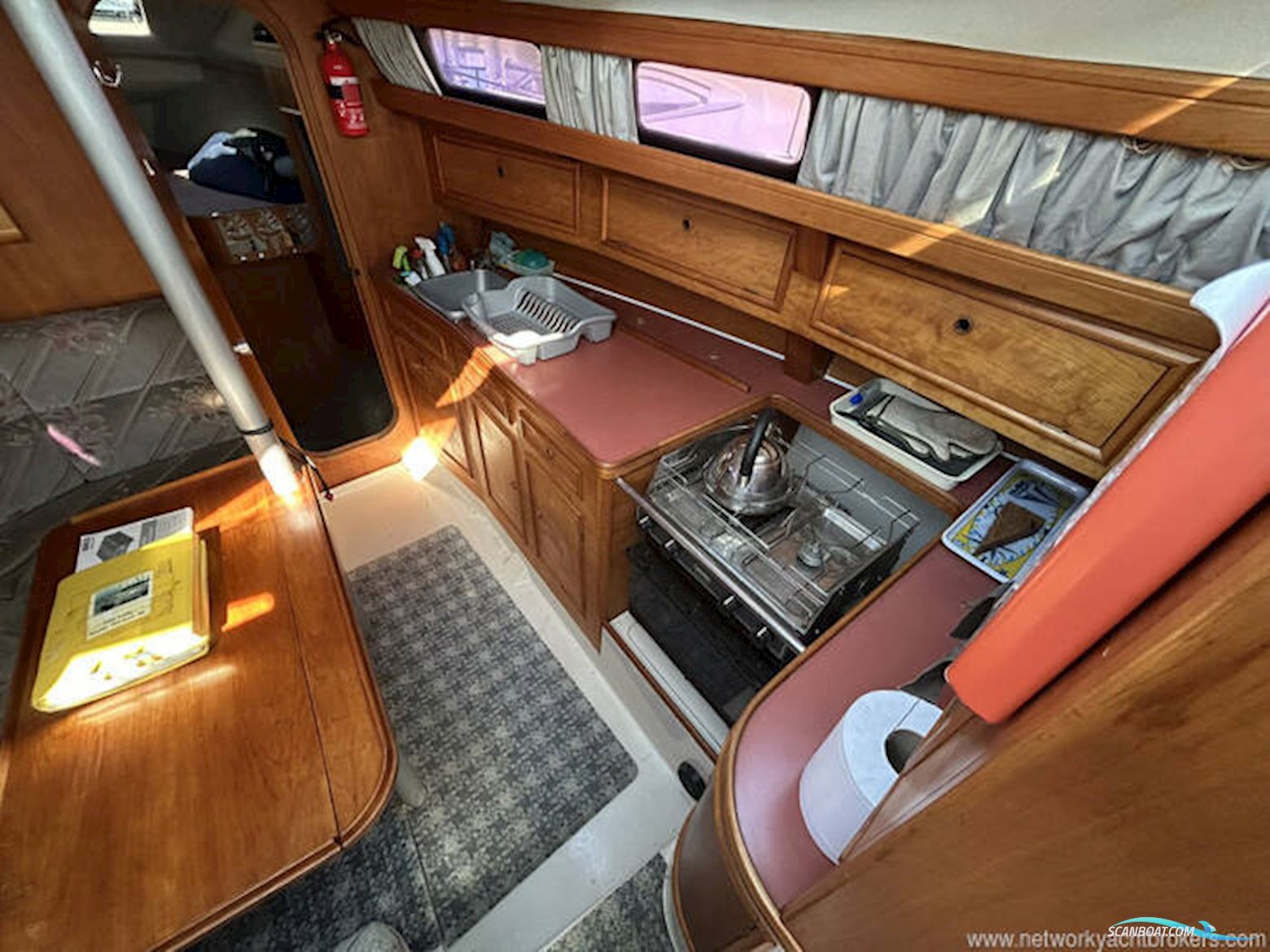 Hunter Horizon 32 Wheelhouse
