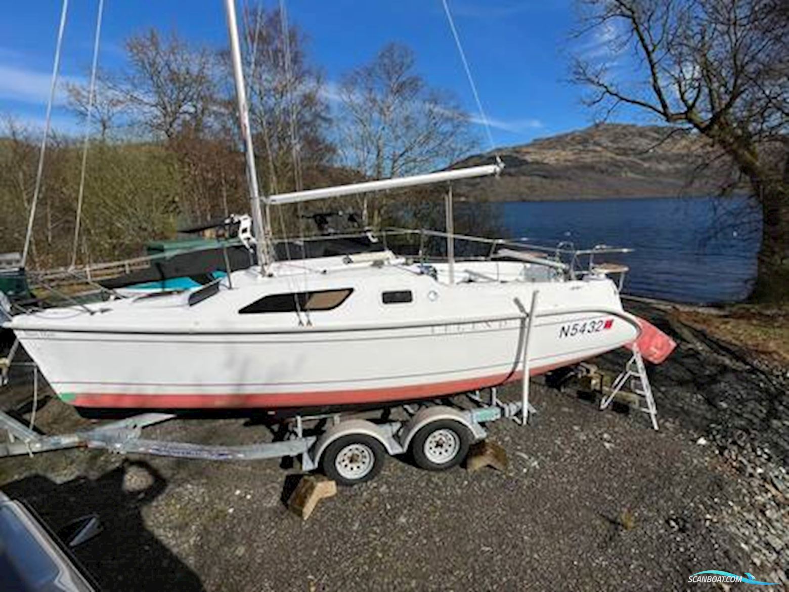 Hunter Legend 25 Trailer Sailer