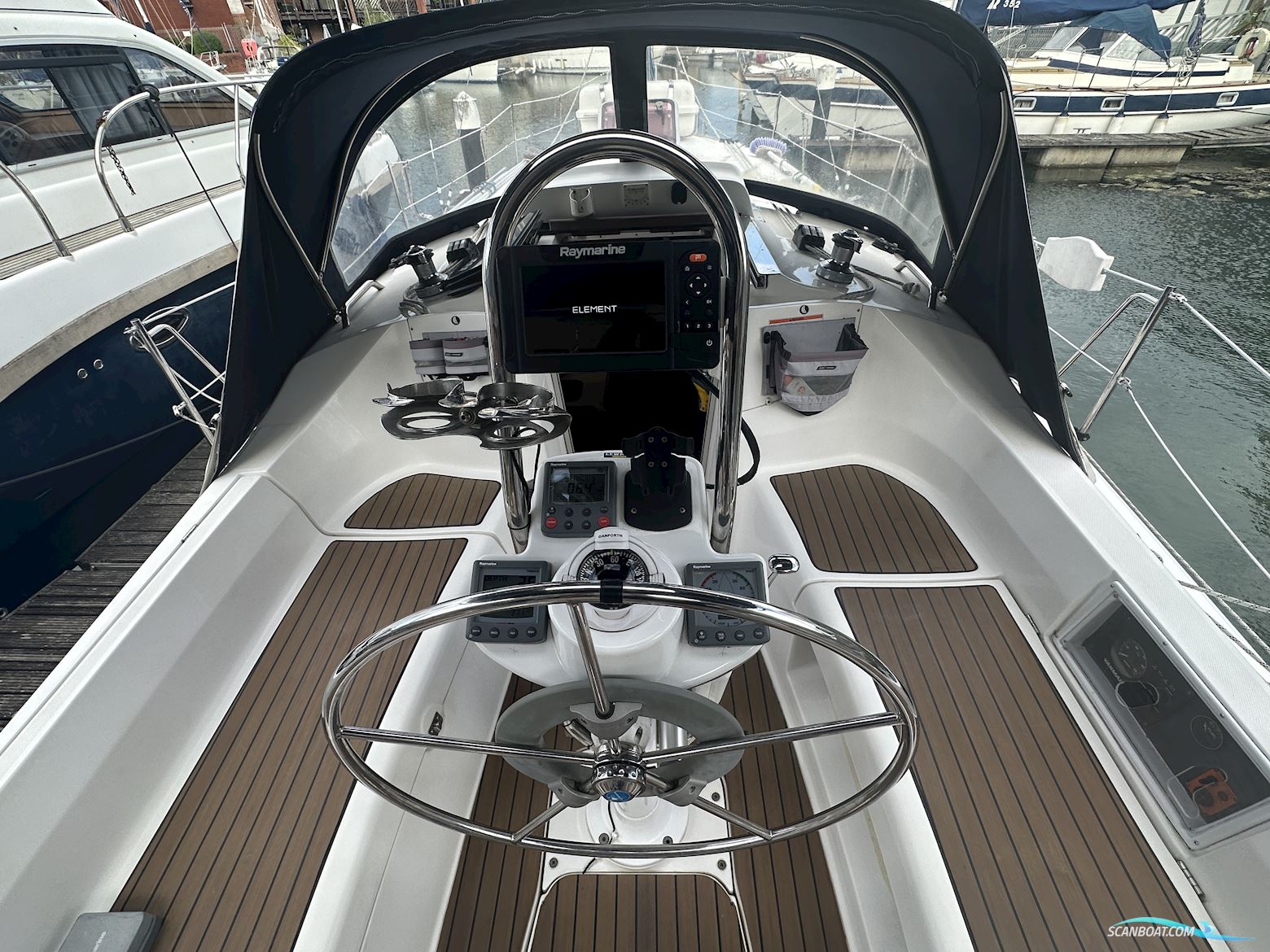 Hunter Legend 33