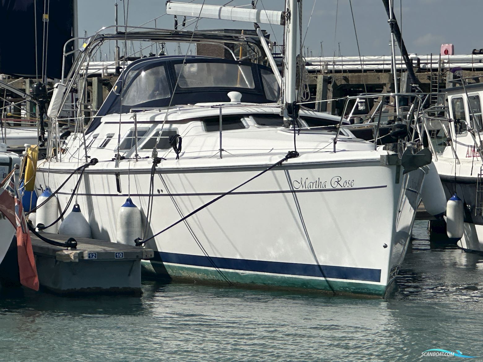Hunter Legend 41 Deck Saloon