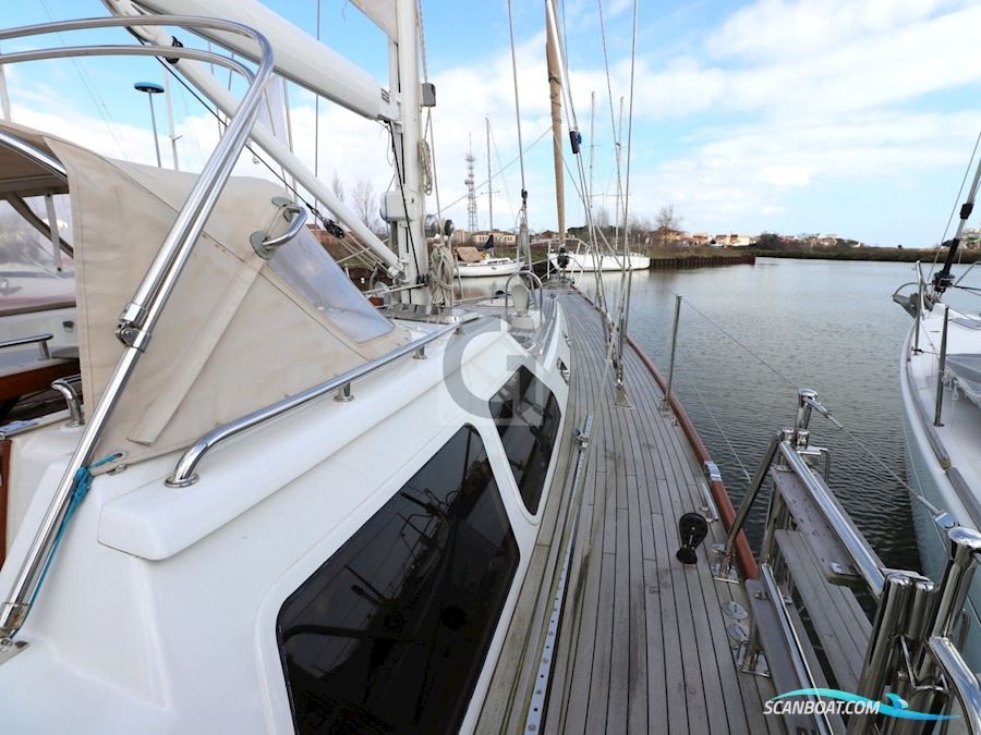 Hylas 54 RS