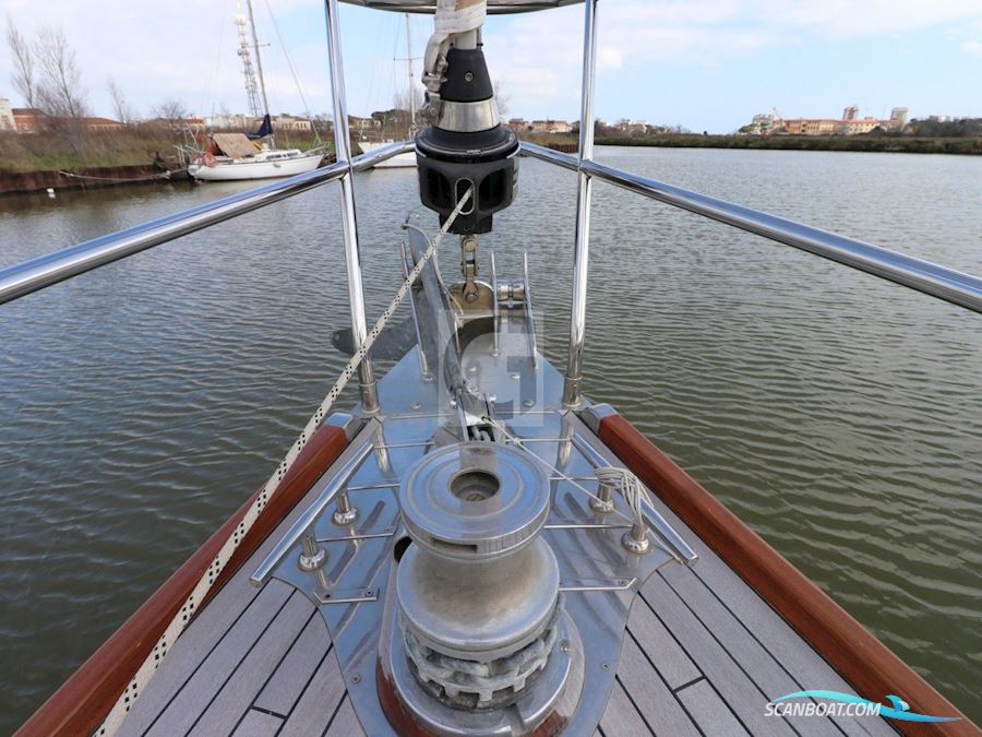 Hylas 54 RS
