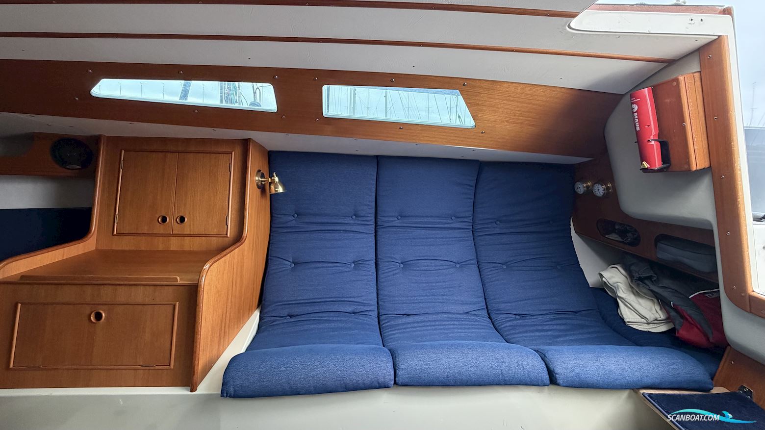 International 806