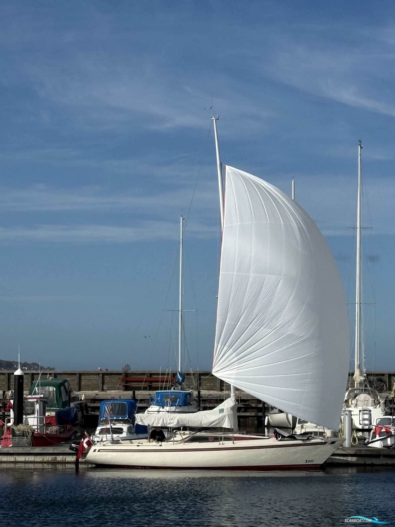 International 806, Solgt