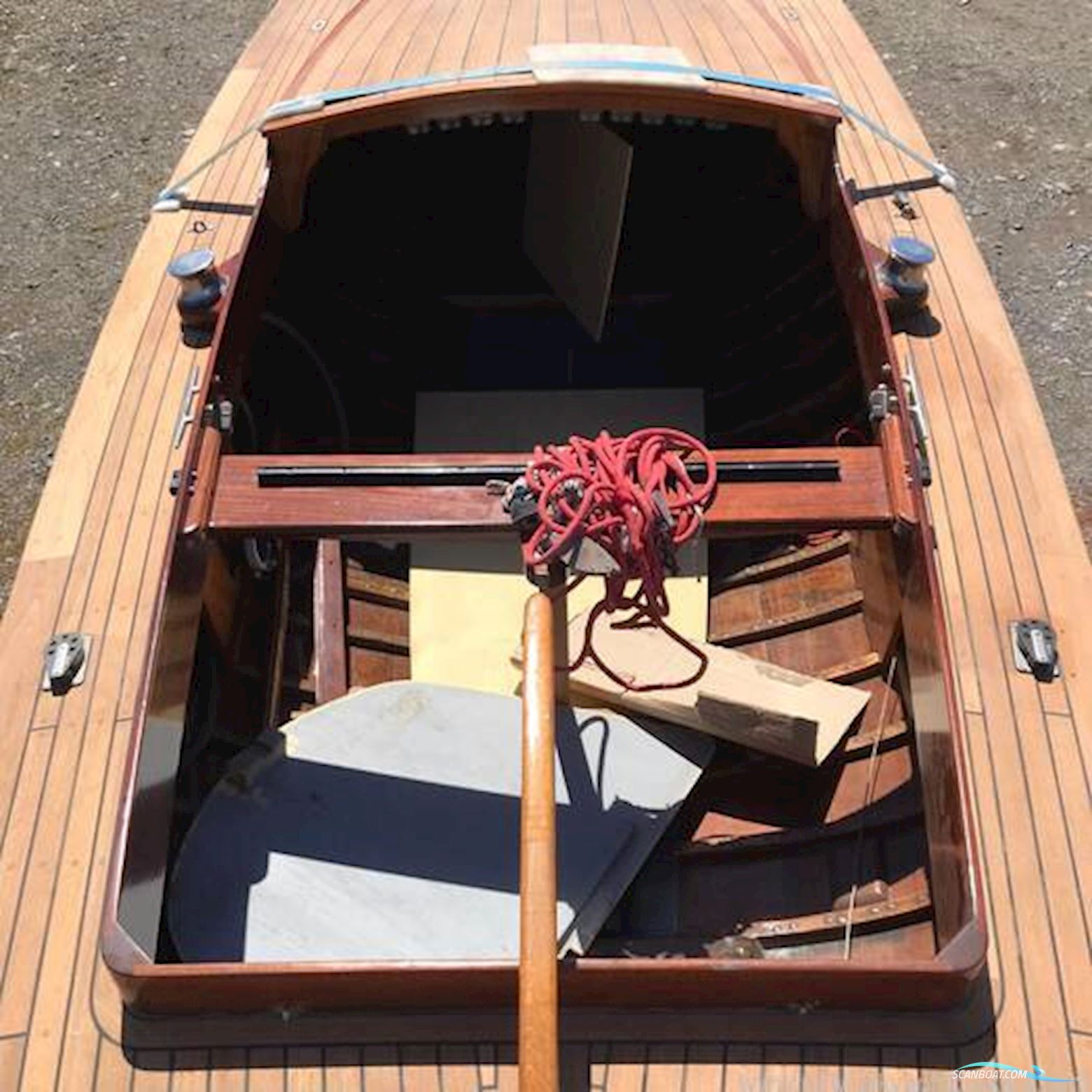 International Dragon 29