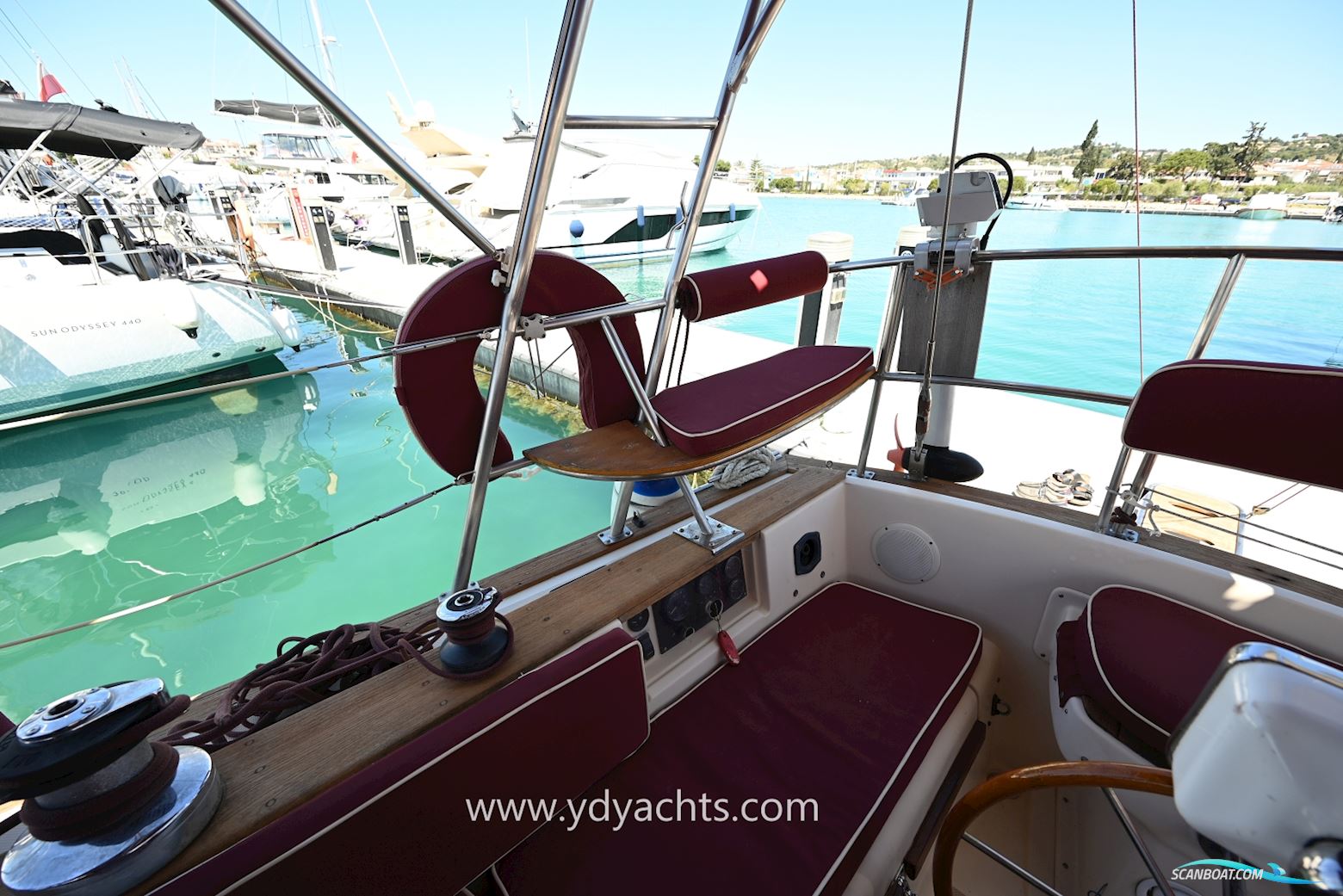 Island Packet 38