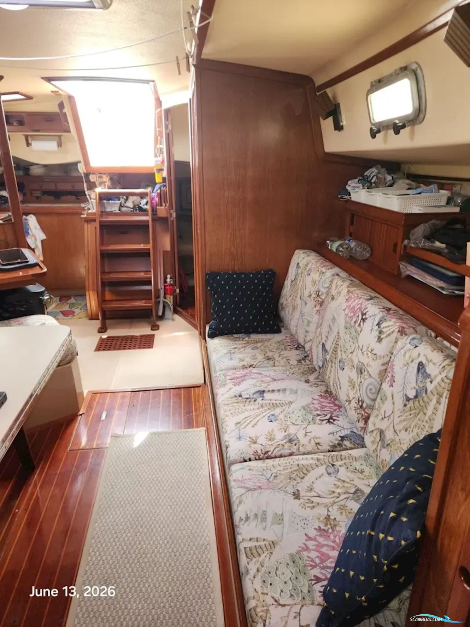 Island Packet 38