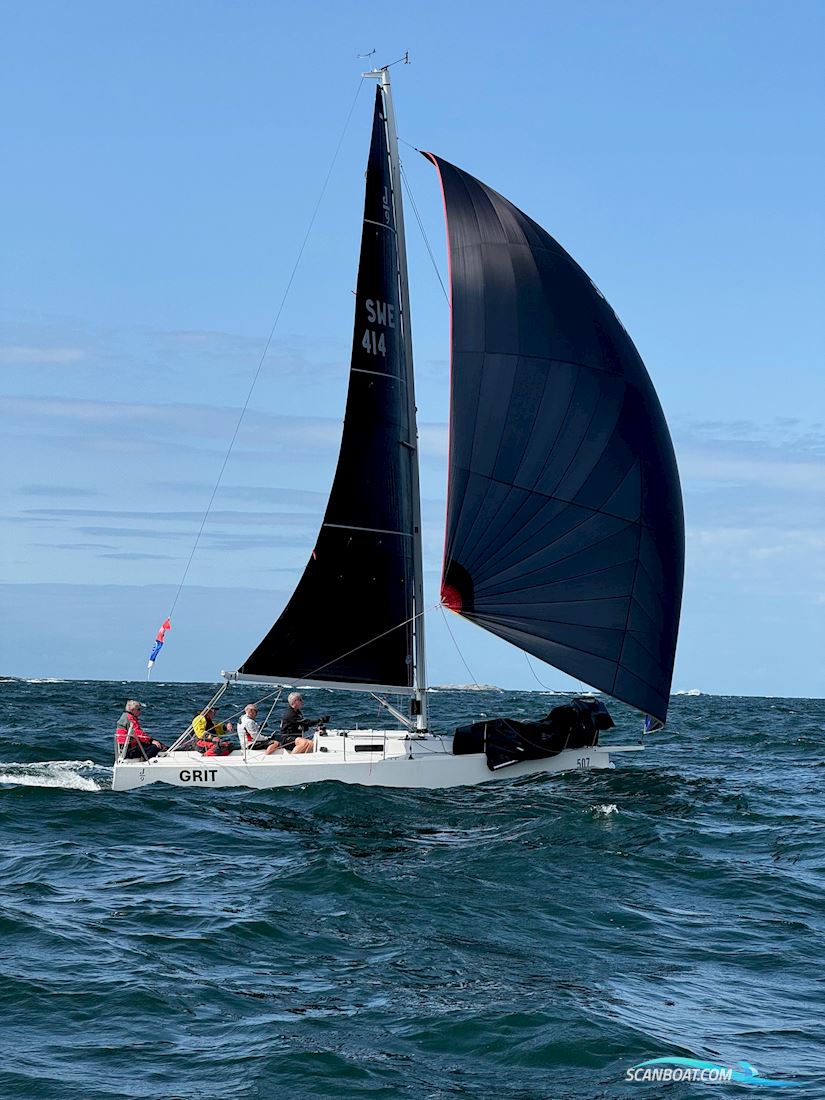 J Boats J 9