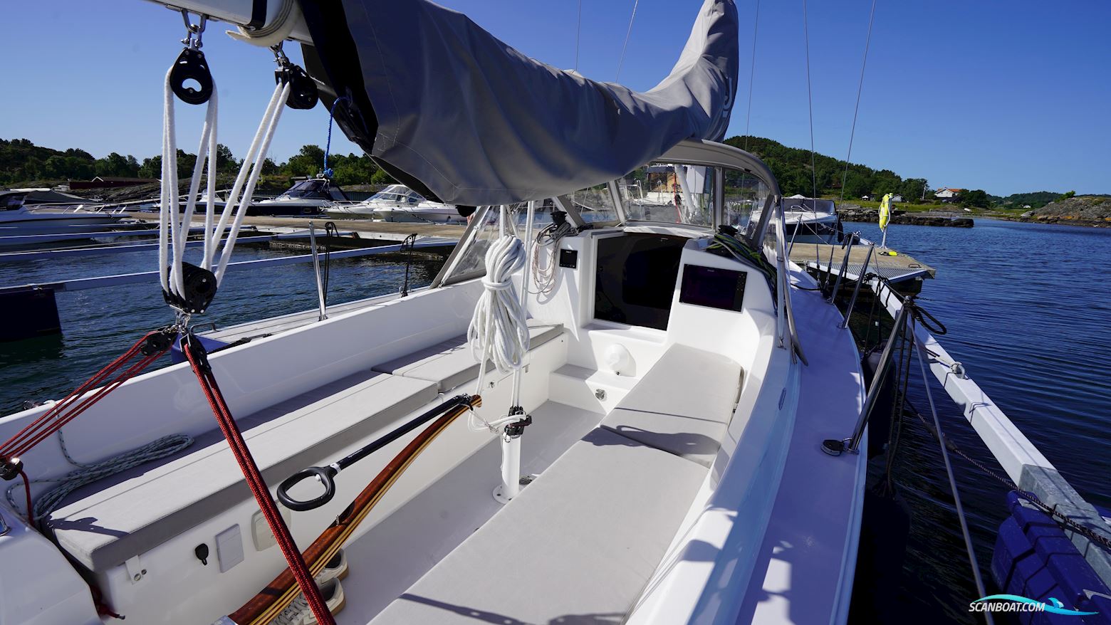 J Boats J 9
