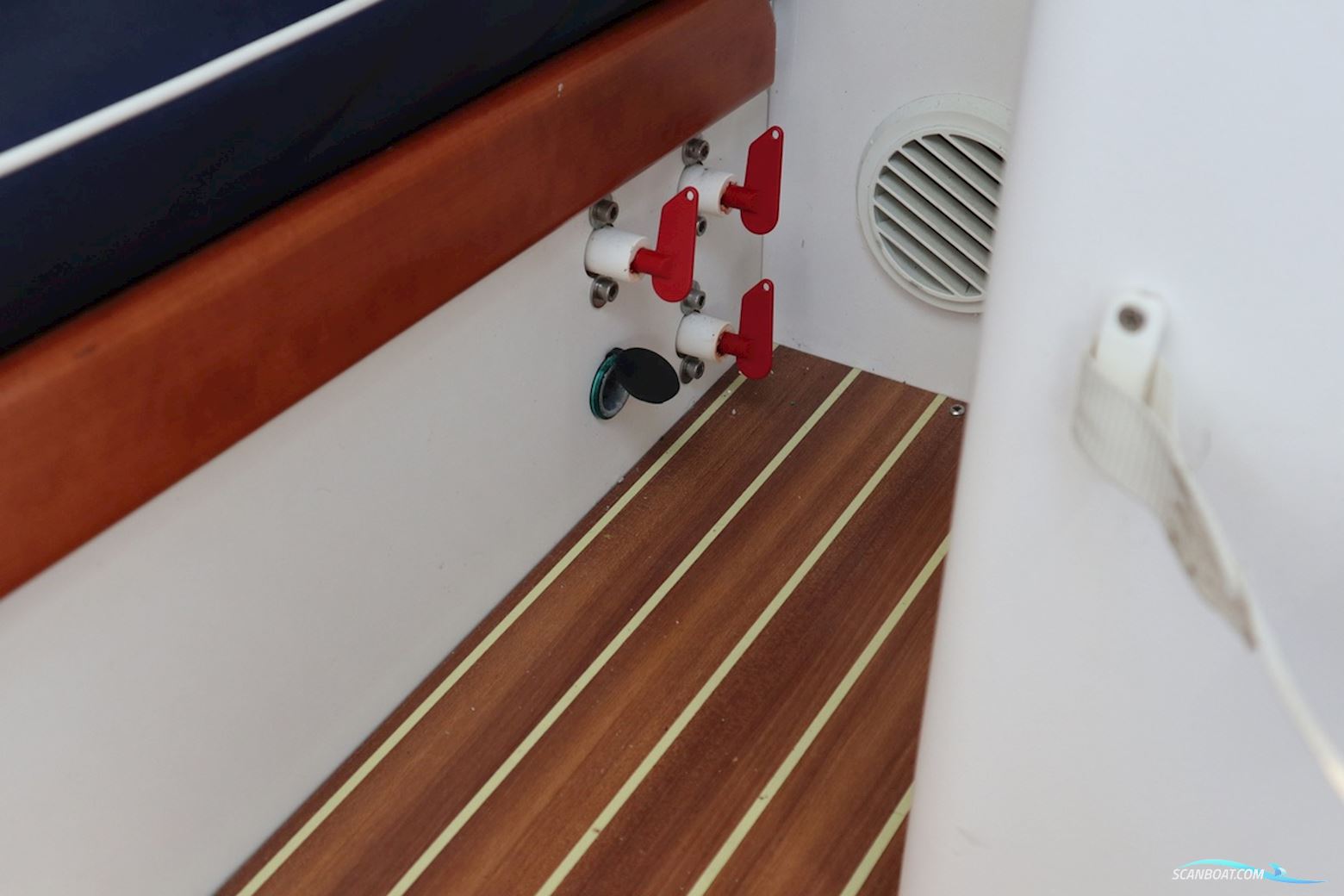 J Boats J105