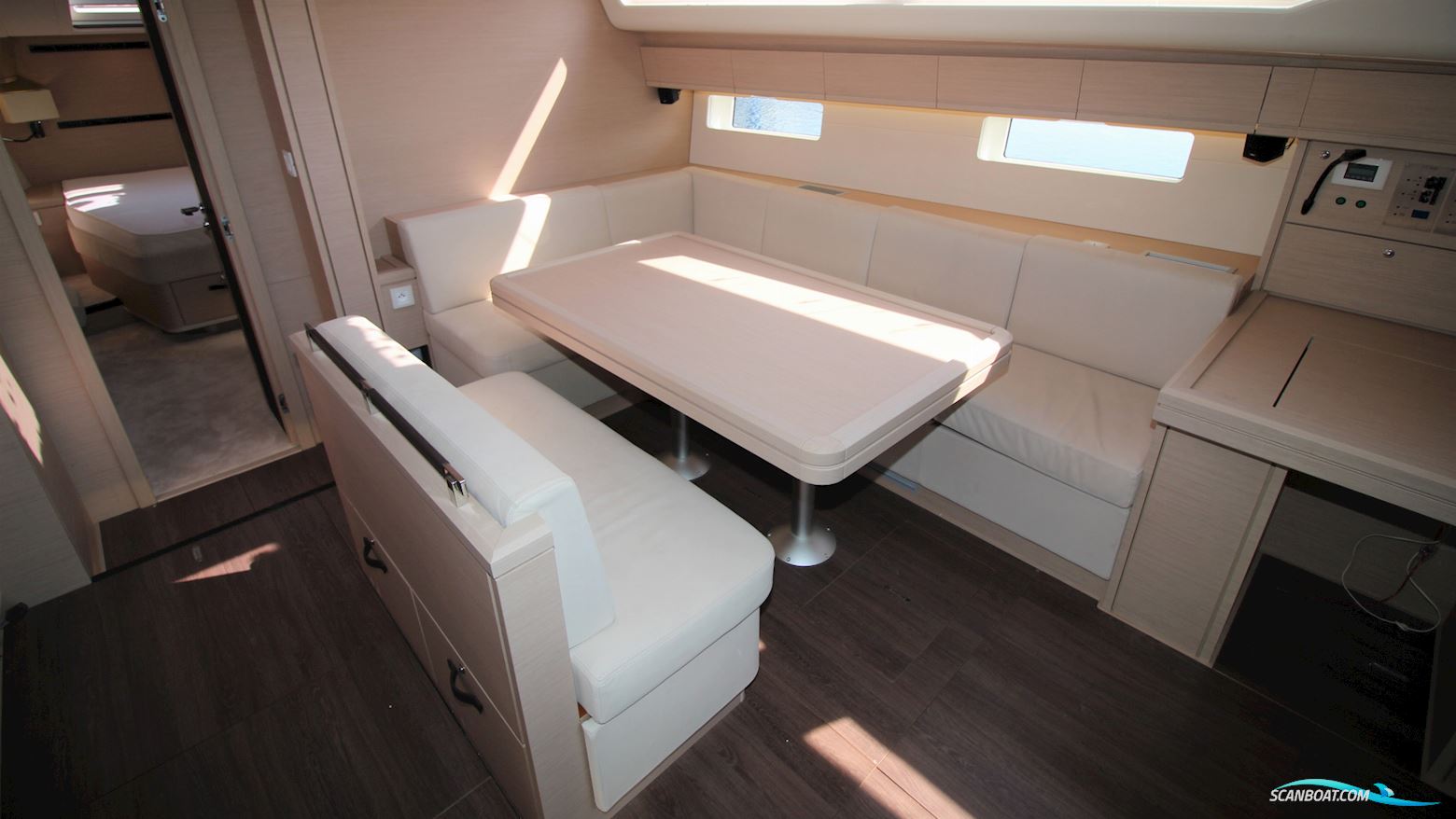 Jeanneau 54 Yacht 