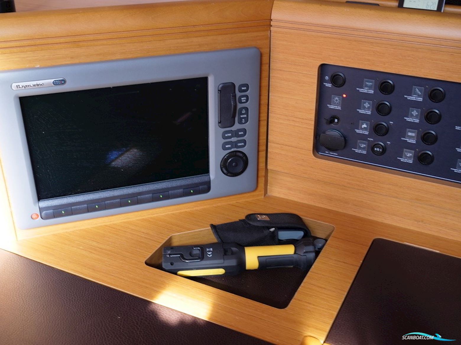 Jeanneau 57 Version 3 Cabin