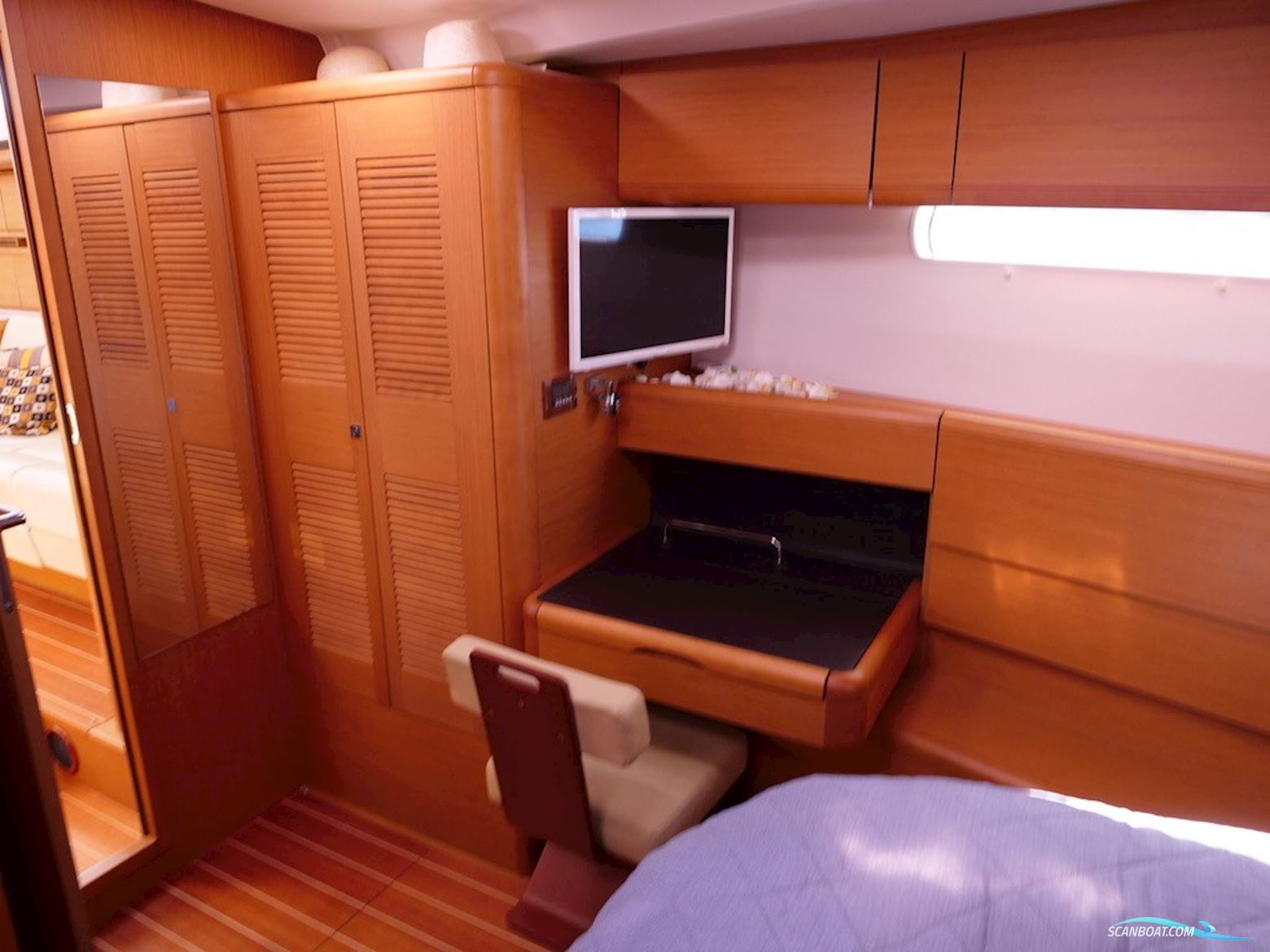 Jeanneau 57 Version 3 Cabin