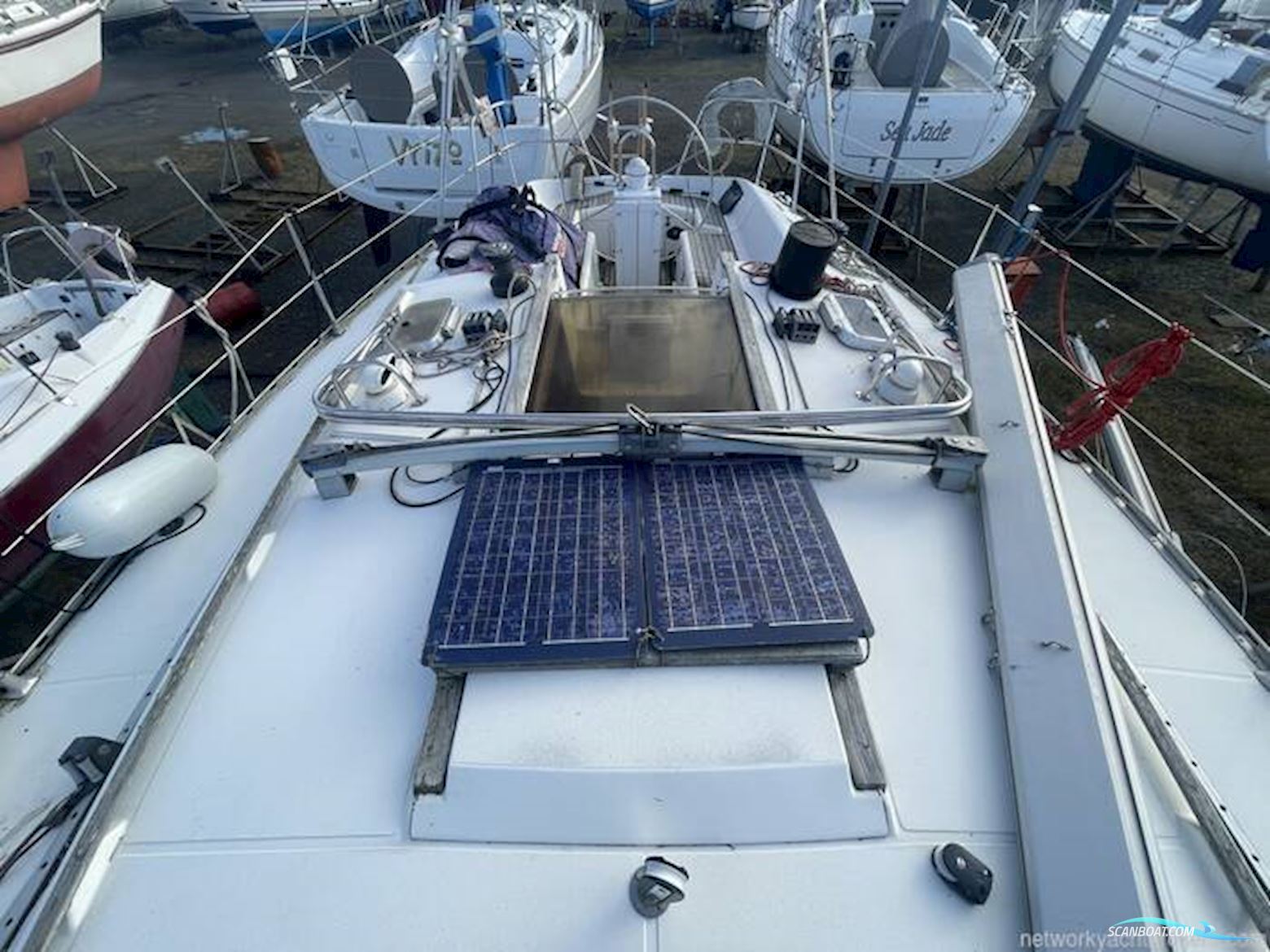 Jeanneau Olympic Sea 42 Sun Legend Hull