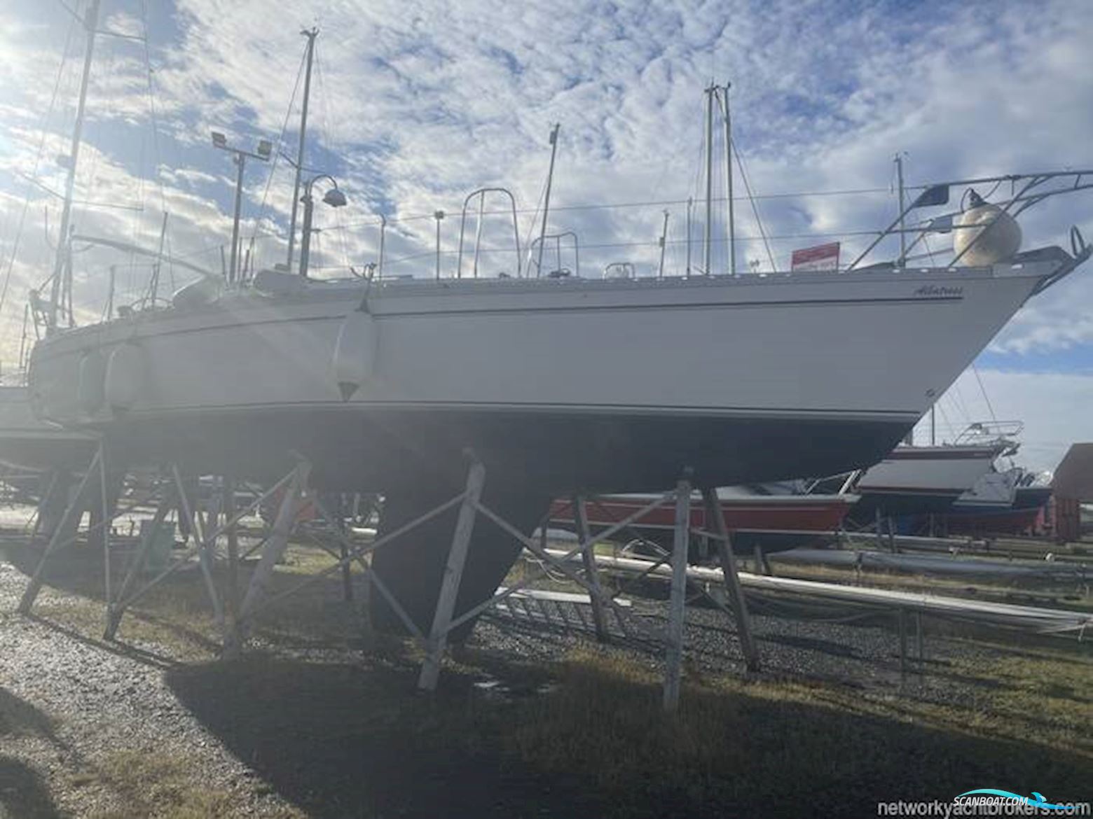 Jeanneau Olympic Sea 42 Sun Legend Hull