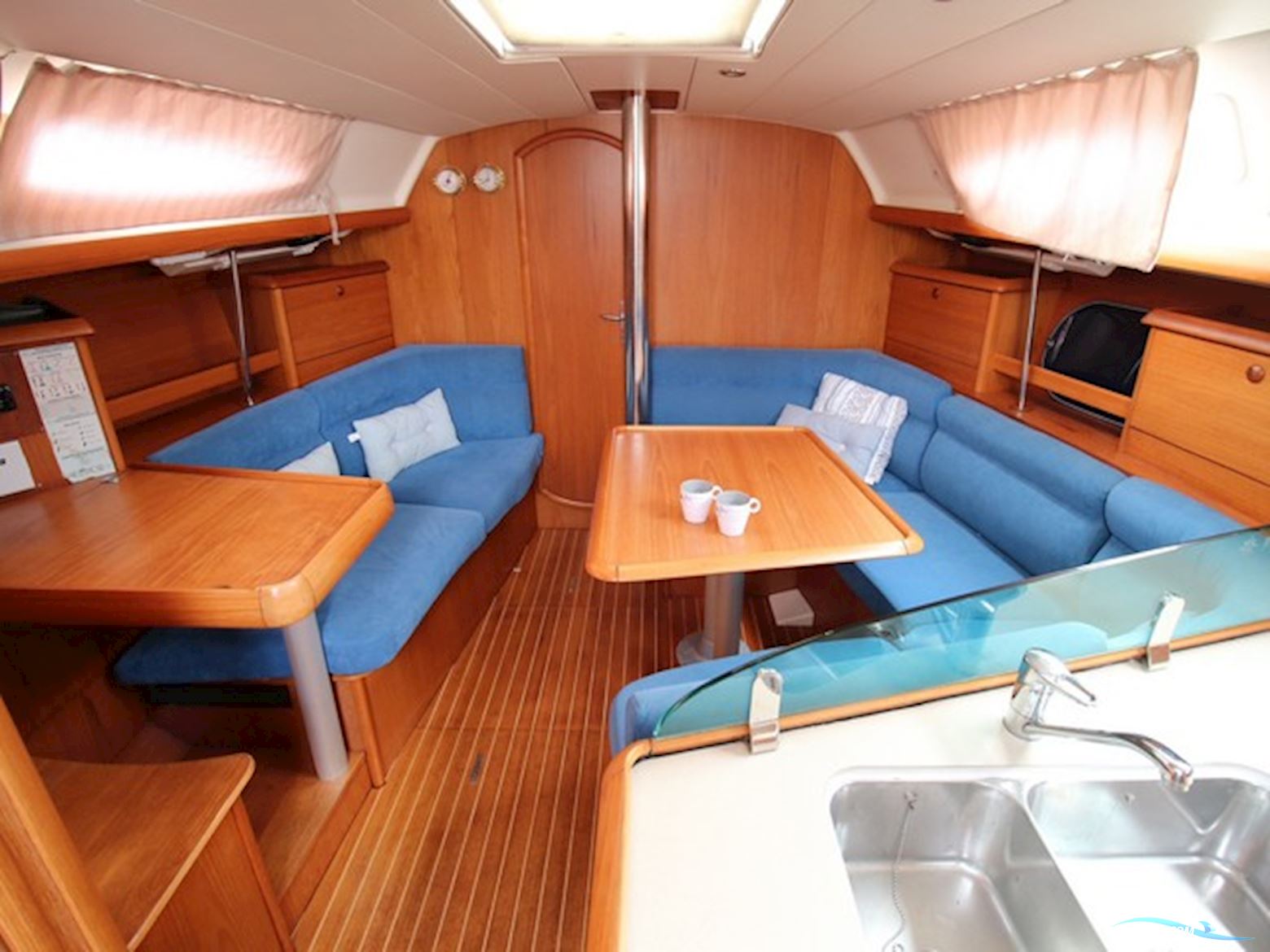 Jeanneau Sun Odyssey 37