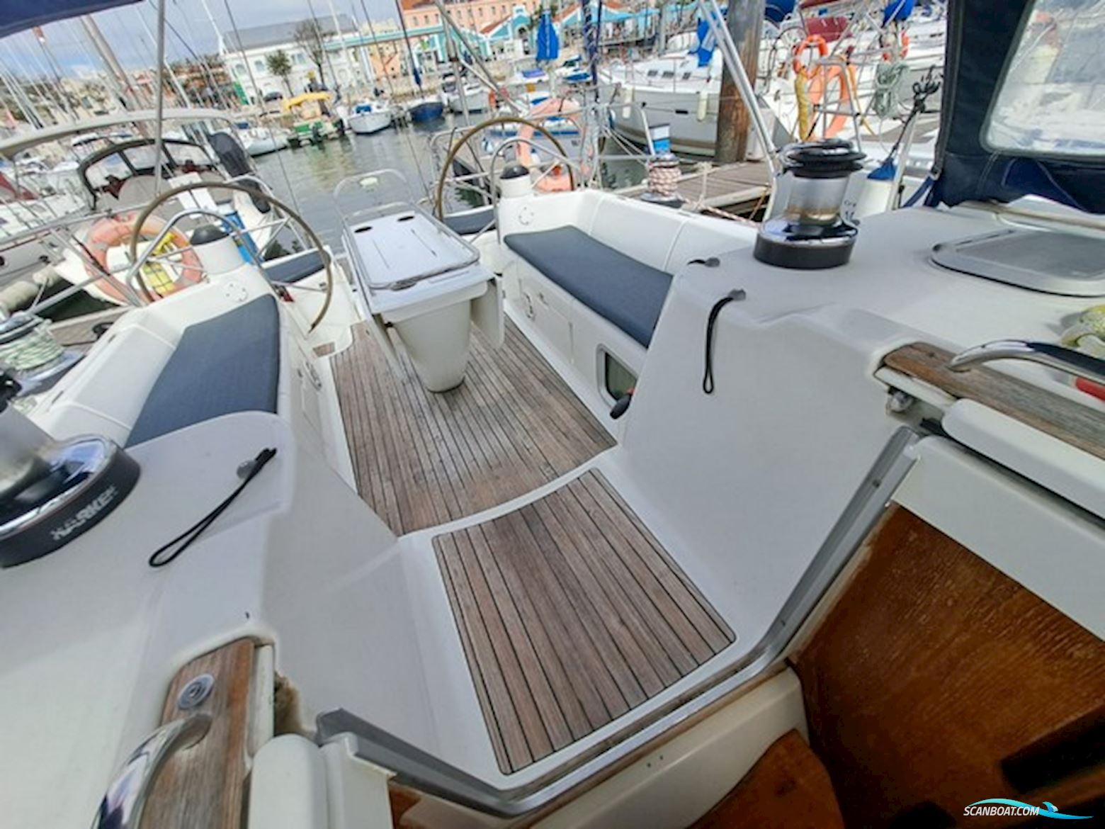 Jeanneau Sun Odyssey 43
