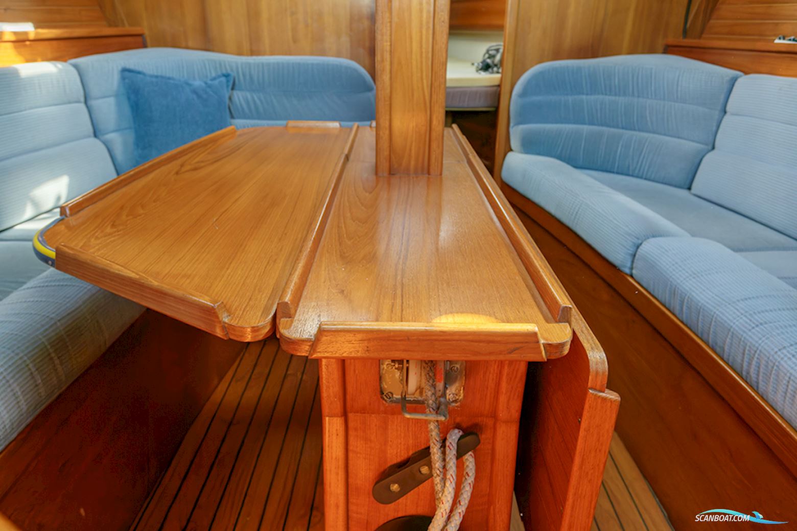 Jeanneau Sunshine 38 centerboard