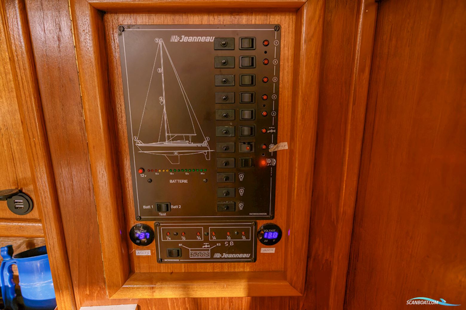 Jeanneau Sunshine 38 centerboard