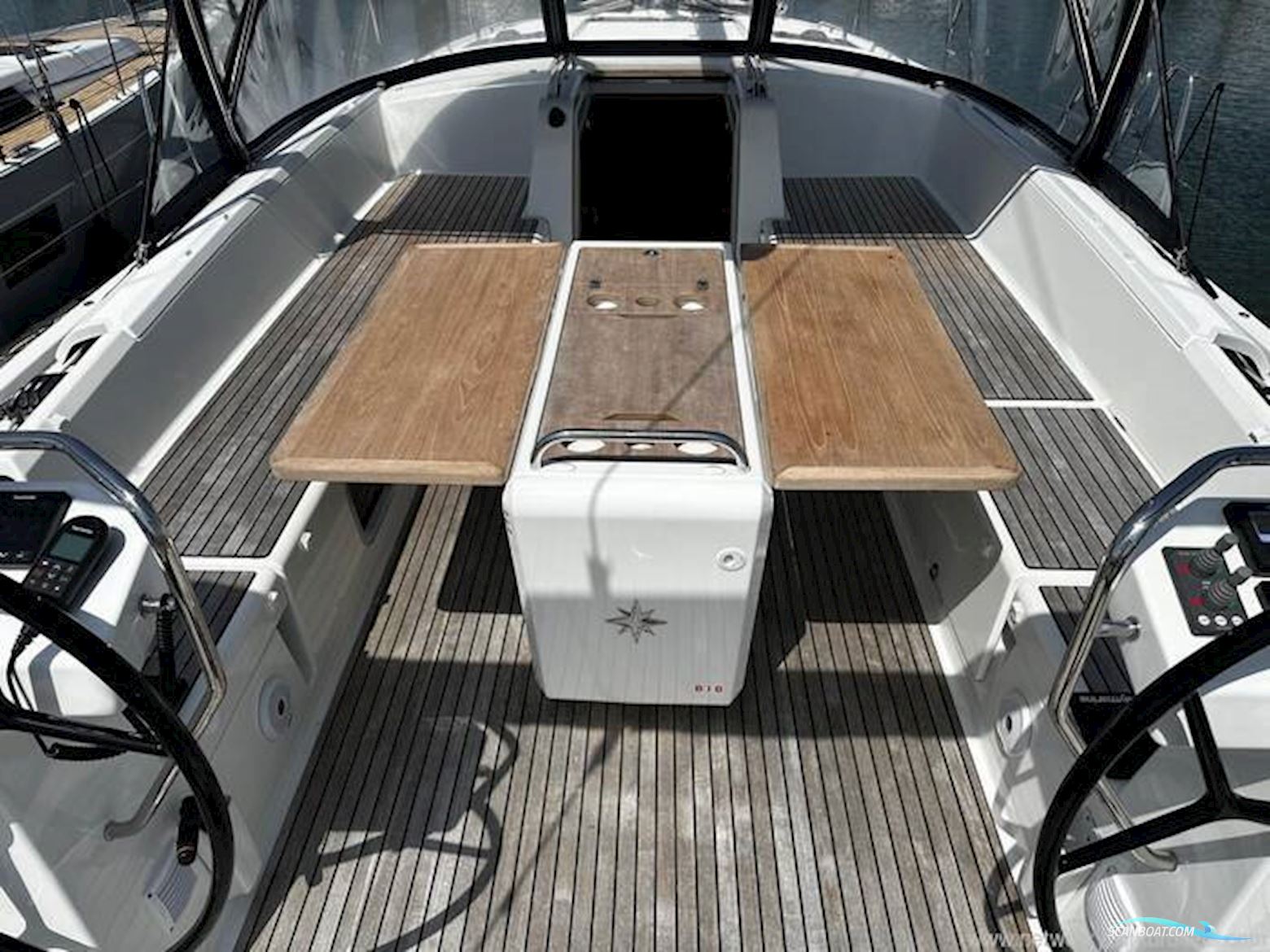 Jeanneau Yacht 54