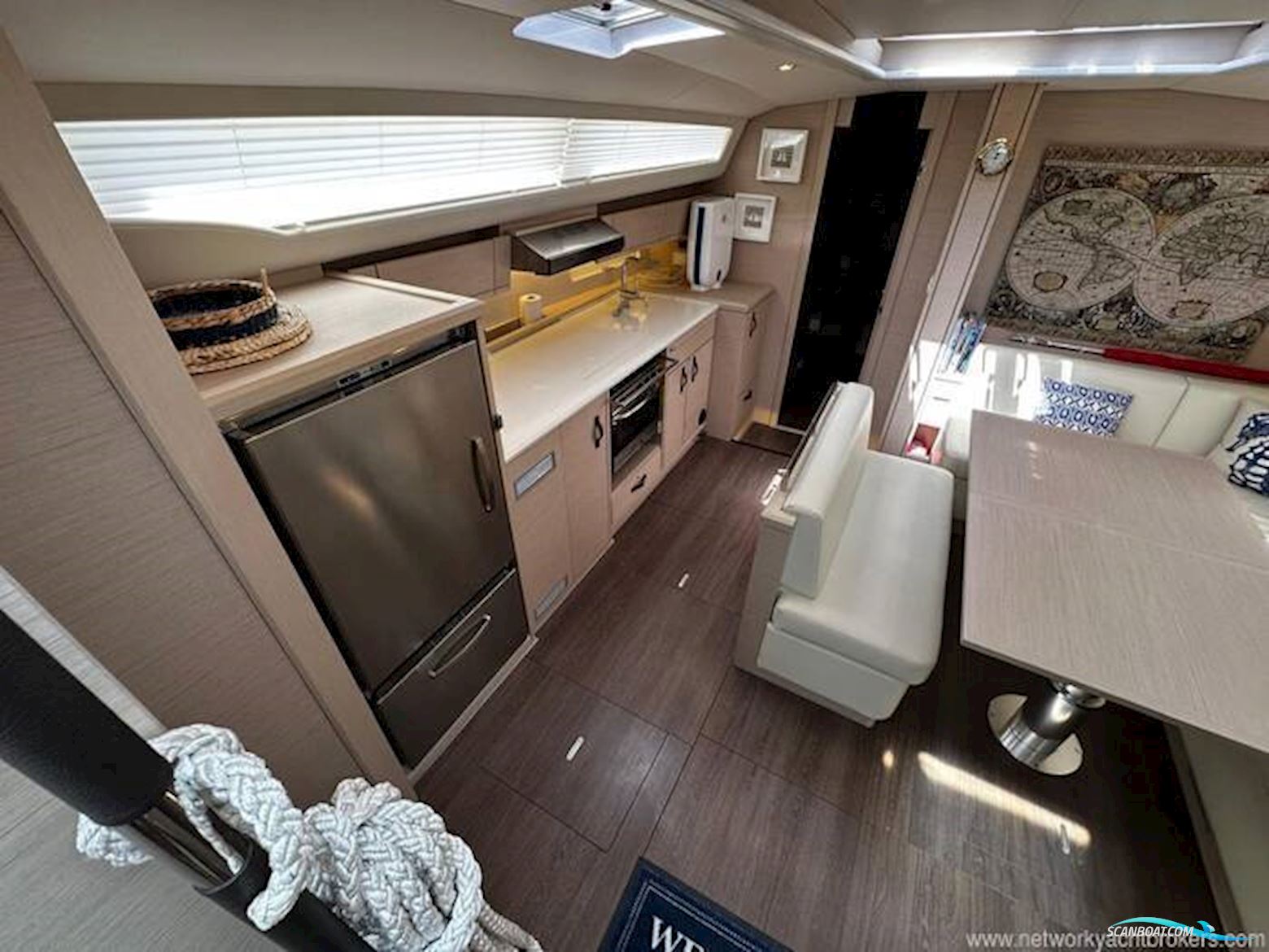 Jeanneau Yacht 54