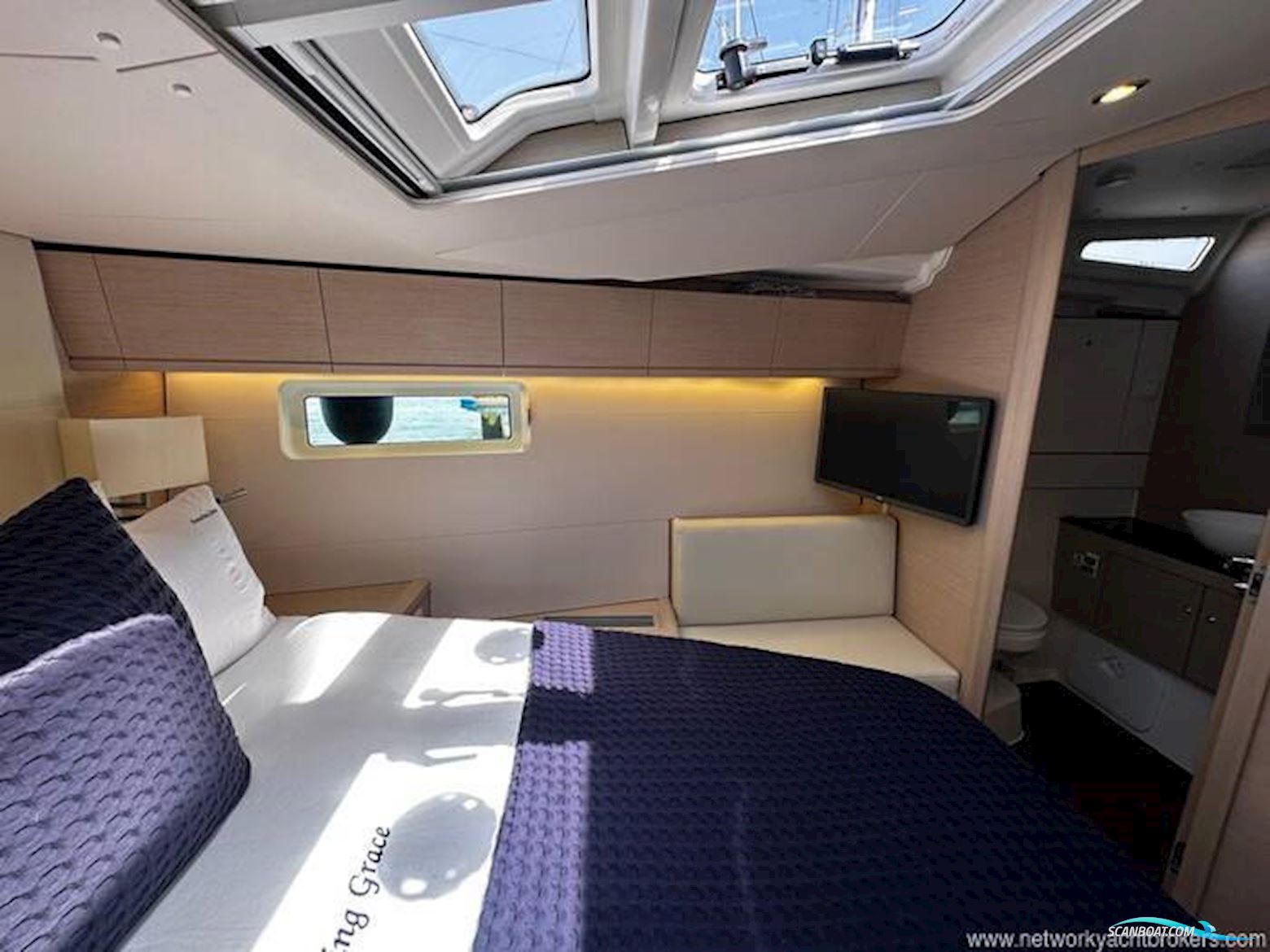 Jeanneau Yacht 54