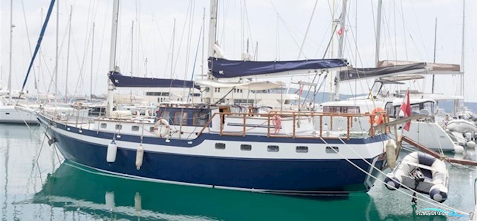 KETCH PILOTHOUSE 49