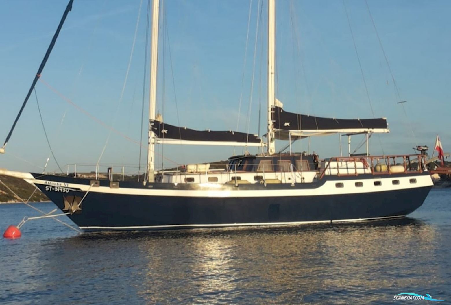 KETCH PILOTHOUSE 49