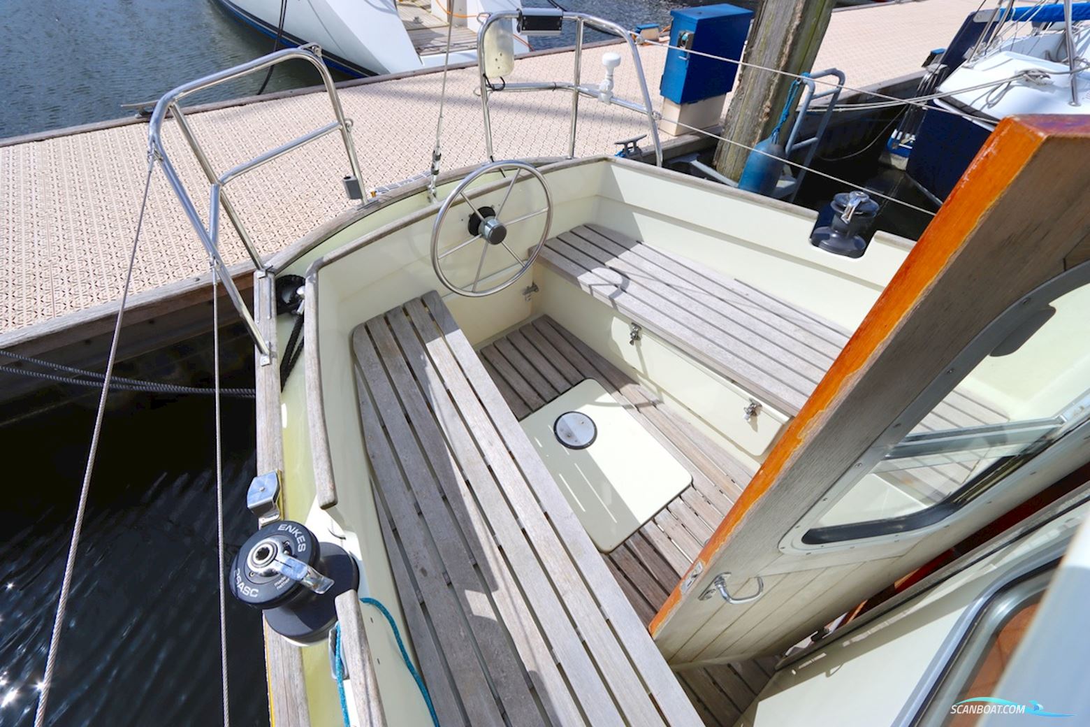 Koopmans 33 Deck Salon