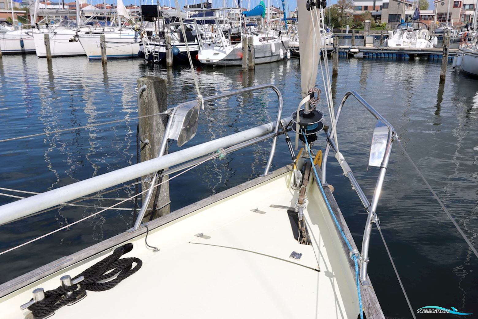 Koopmans 33 Deck Salon