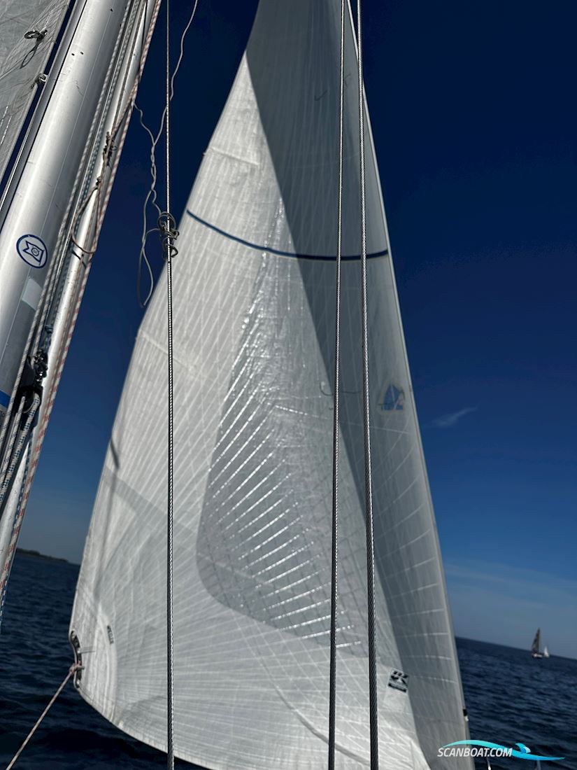 Lady Helmsman GT