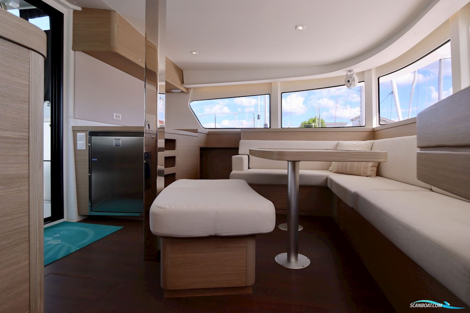 Lagoon 42 Full specs