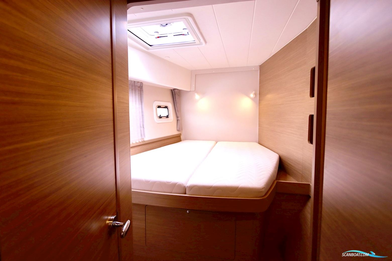 Lagoon 42 Full specs