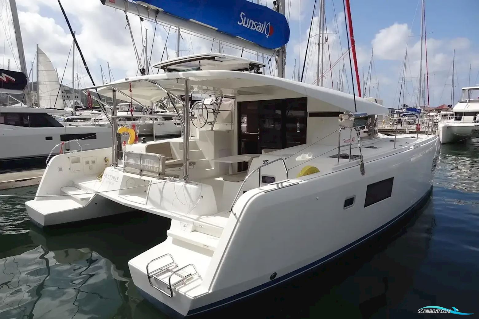 Lagoon 42
