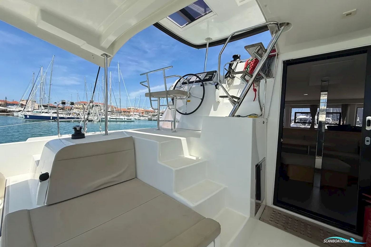 Lagoon 42
