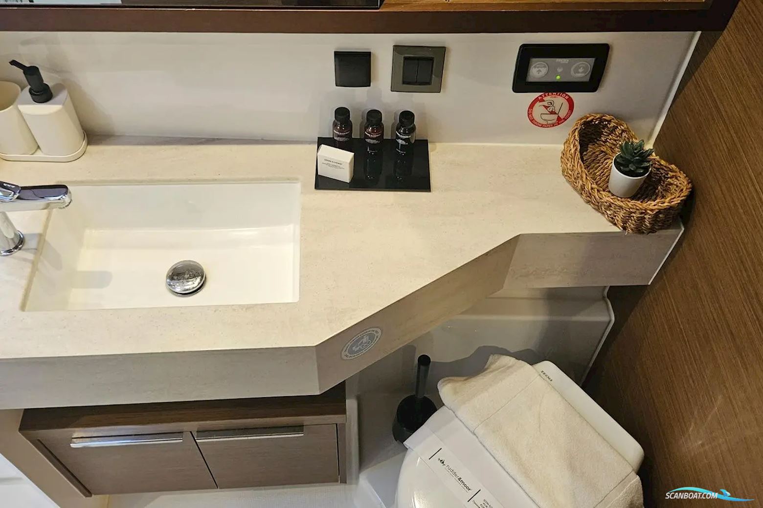 Lagoon 46