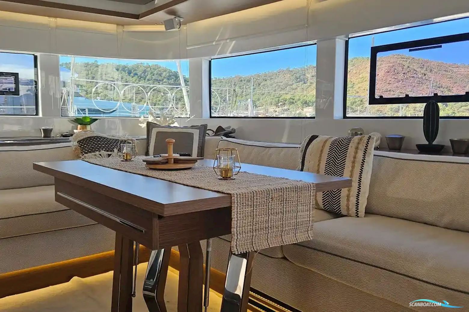 Lagoon 50
