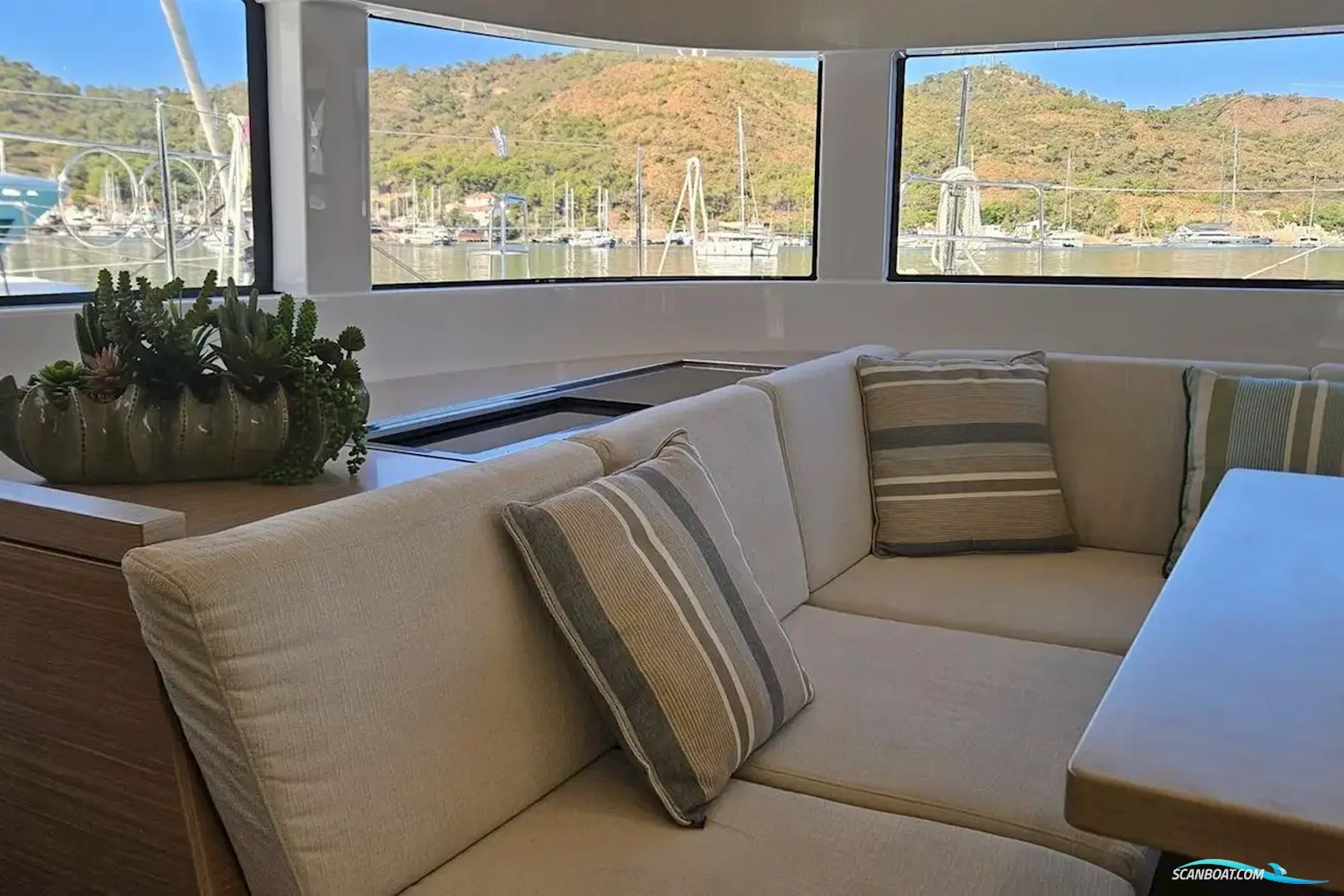 Lagoon 51