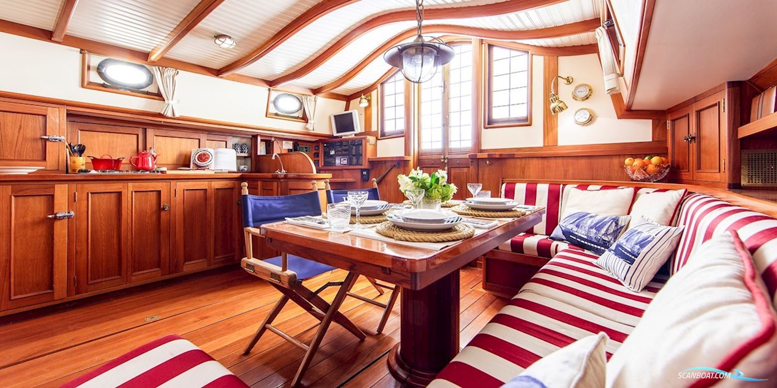 Lemsteraak Aukje Zwaantje