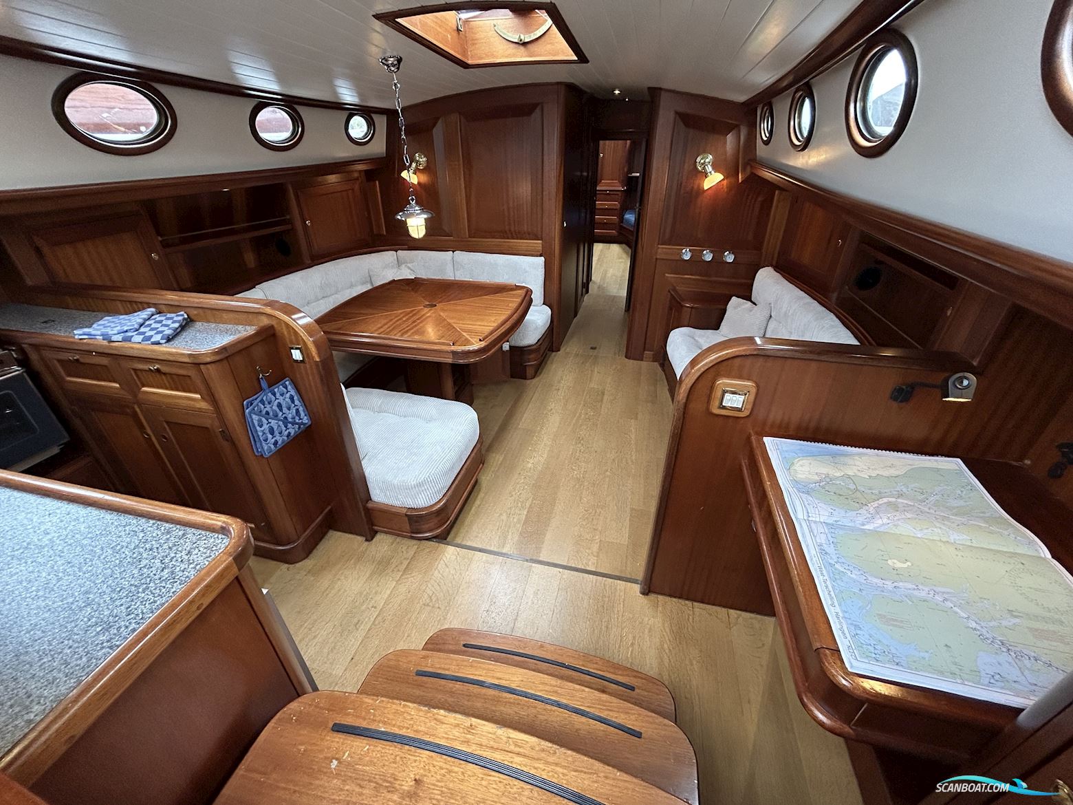 Lemsteraak Beluga Roefuitvoering Jachtuitvoering