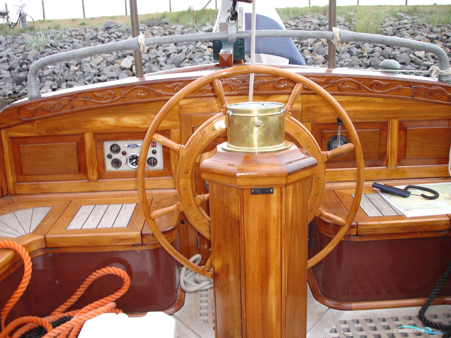 Lemsteraak Halley - Roefuitvoering