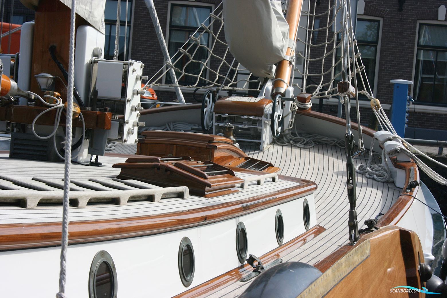 Lemsteraak Visotter - Roefuitvoering