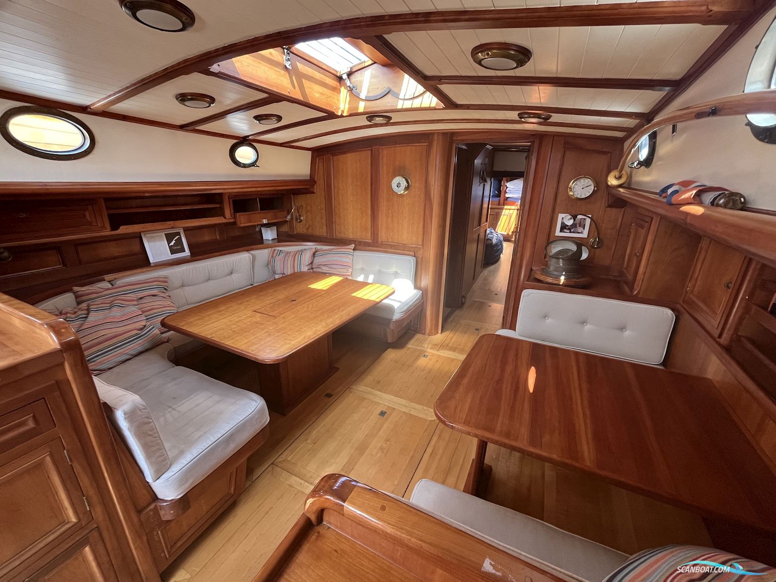 Lemsteraak Zilveren Zwaan - Hoek Design Roefuitvoering