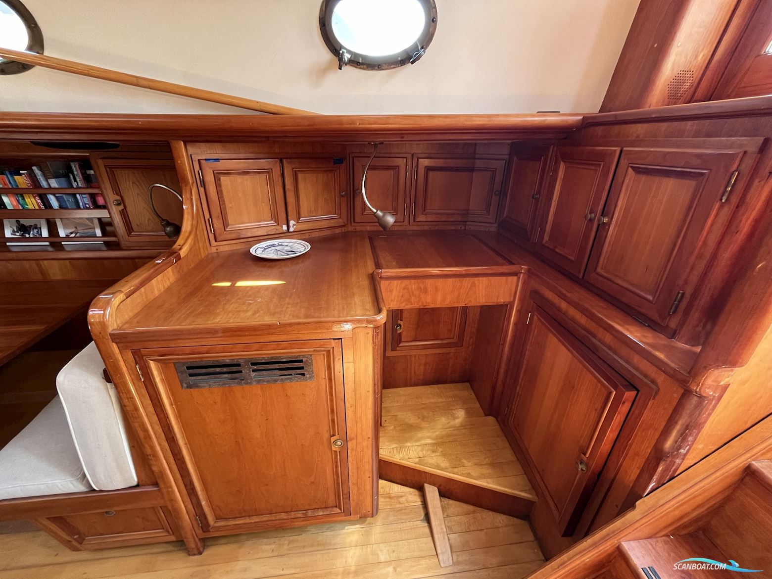 Lemsteraak Zilveren Zwaan - Hoek Design Roefuitvoering