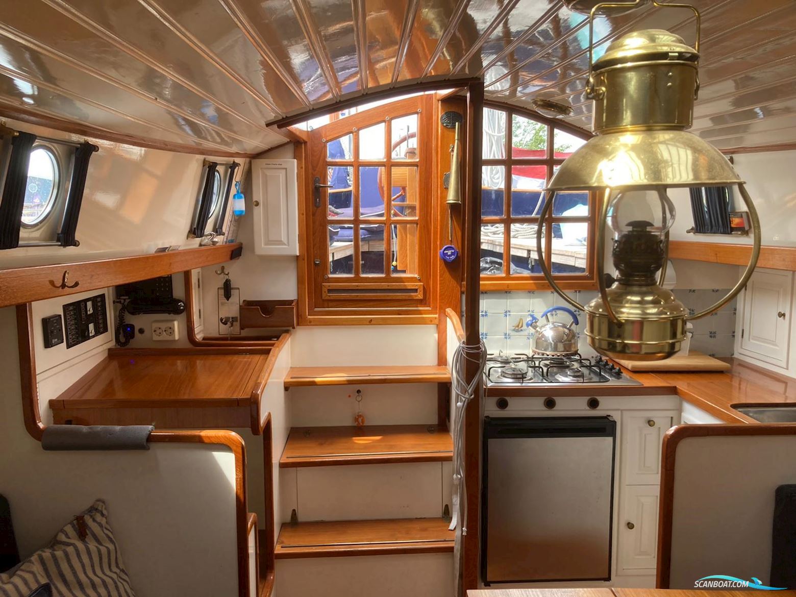 Lemsteraak Zonnewind - Roefuitvoering