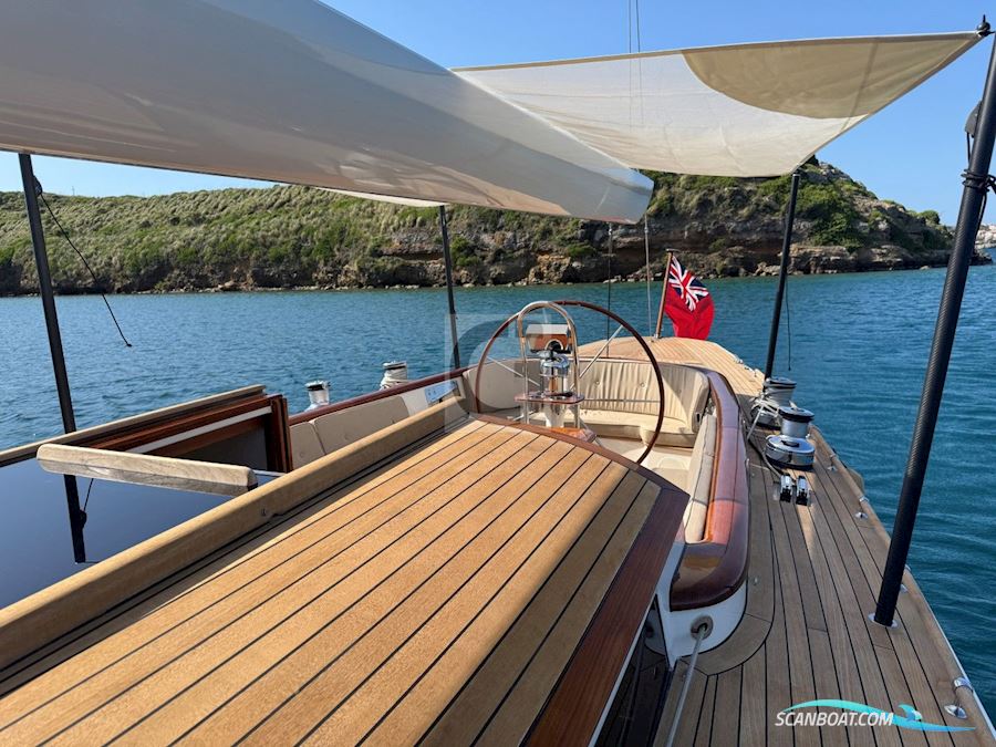 Leonardo Yachts Eagle 54