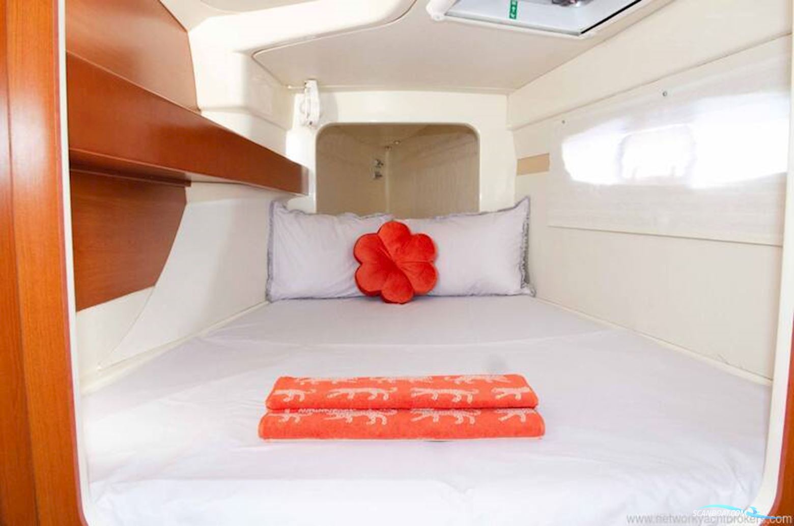 Leopard Catamarans Leopard 38