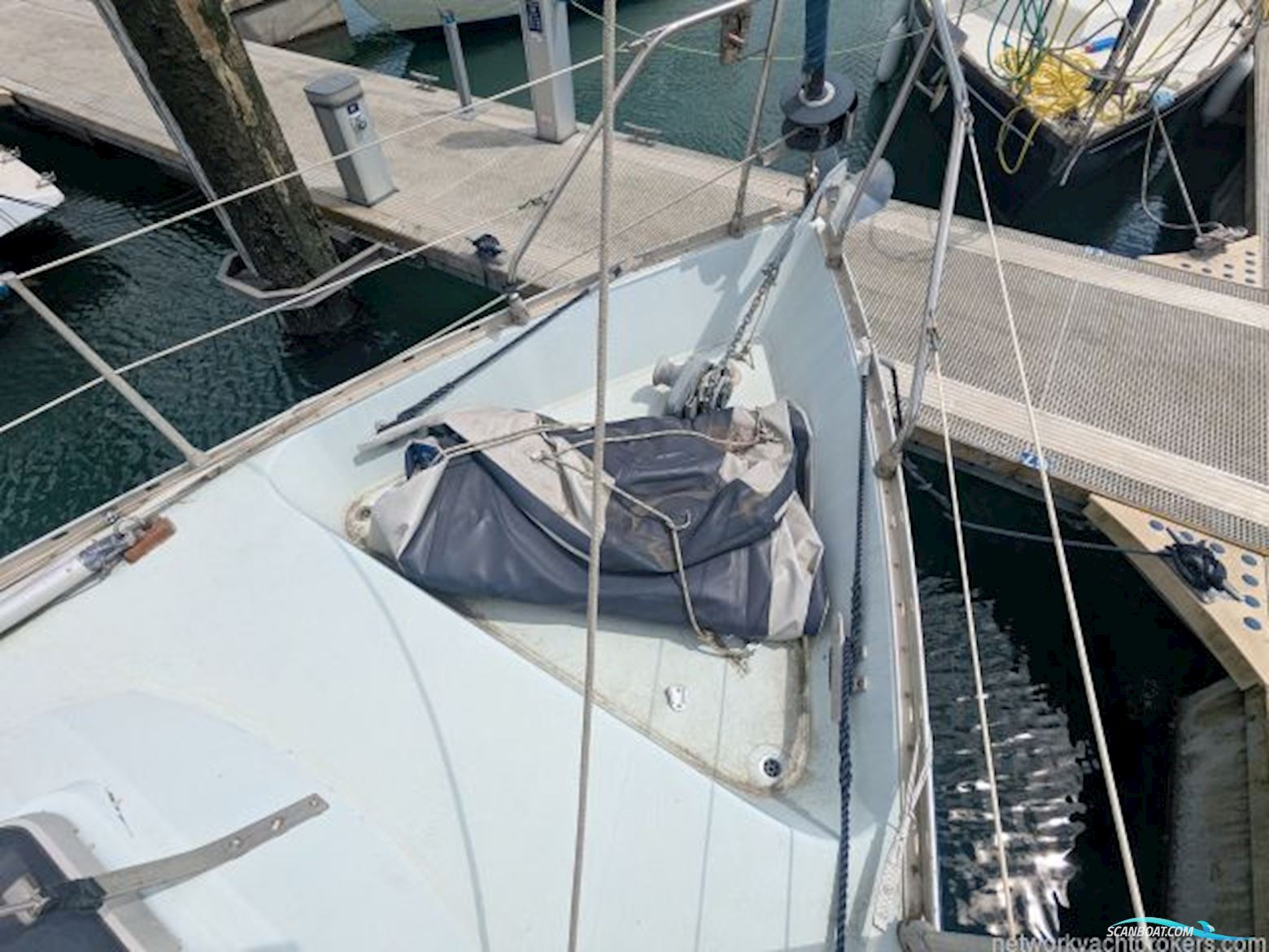 Moody 33 MK I Centre Cockpit