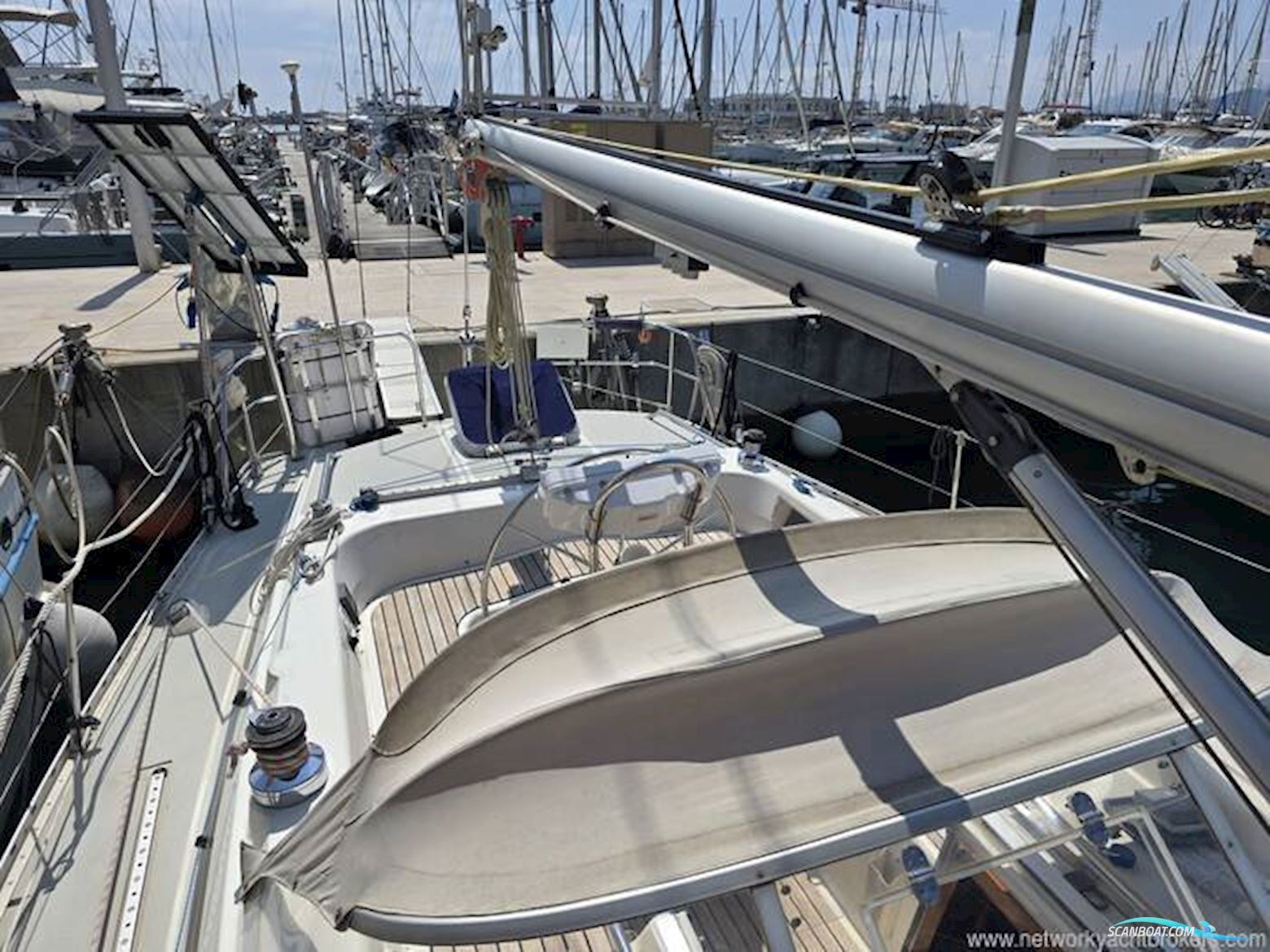 Moody 376 Centre Cockpit